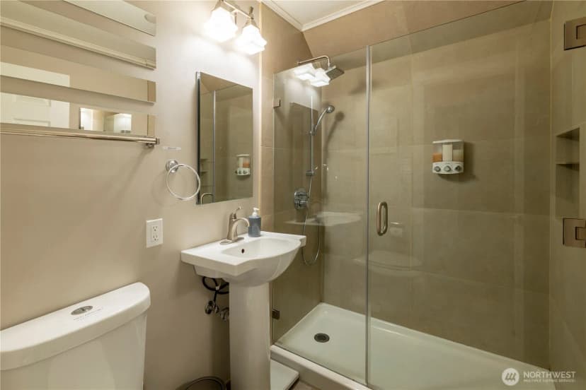Property photo for 11633 Ne 92nd St, Kirkland photo 33