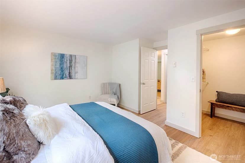Property photo for 10016 Ne 120th Lane #f202, Kirkland photo 18