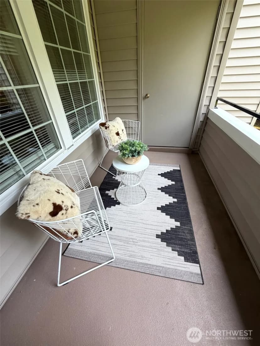 Property photo for 10016 Ne 120th Lane #f202, Kirkland photo 12