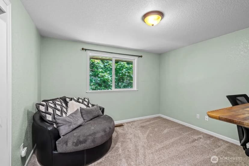 Property photo for 10429 34th Drive Se, Everett photo 12