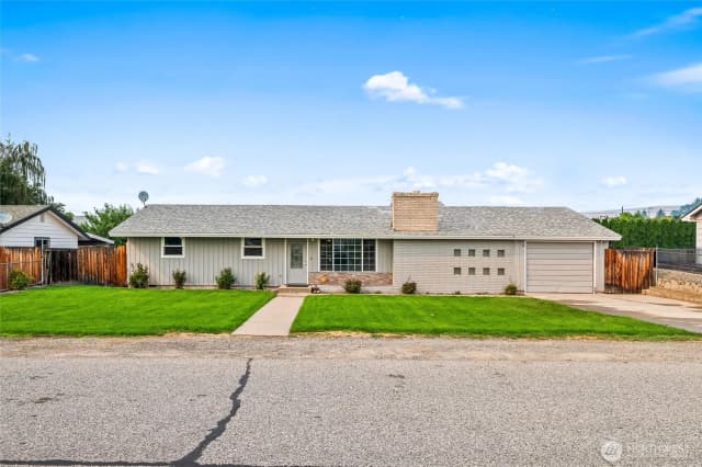 Property photo for 203 Se 1st, East Wenatchee