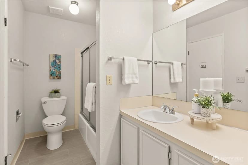 Property photo for 9910 Ne 116th Street #202, Kirkland photo 16