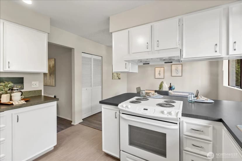 Property photo for 9910 Ne 116th Street #202, Kirkland photo 11