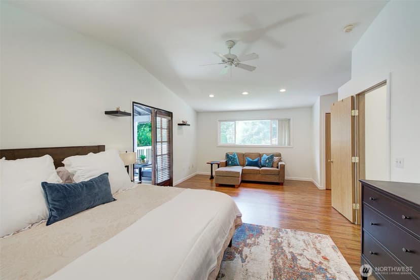 Property photo for 2527 200th Avenue Se, Sammamish photo 15