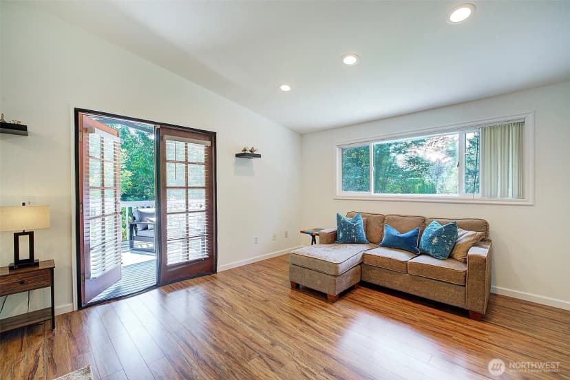 Property photo for 2527 200th Avenue Se, Sammamish photo 16