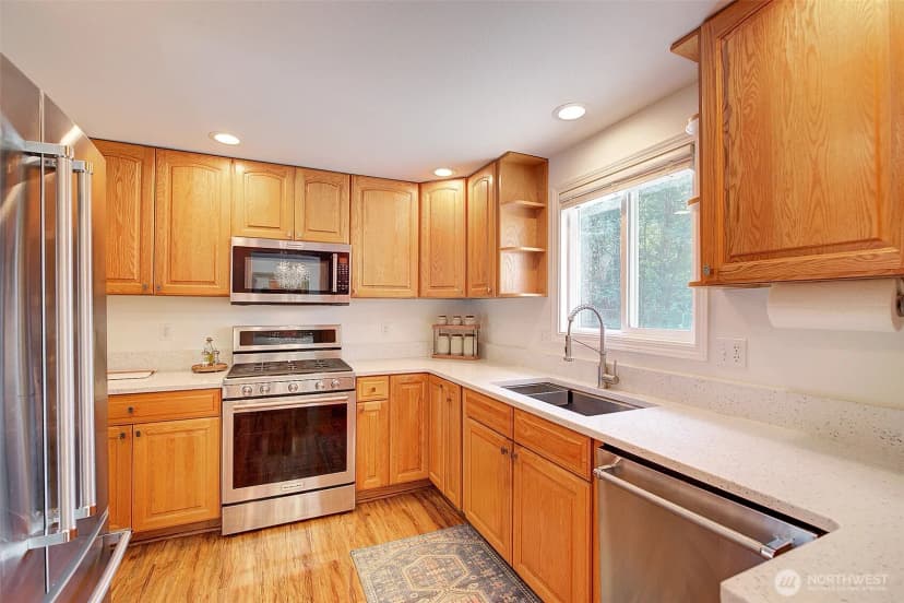 Property photo for 2527 200th Avenue Se, Sammamish photo 9