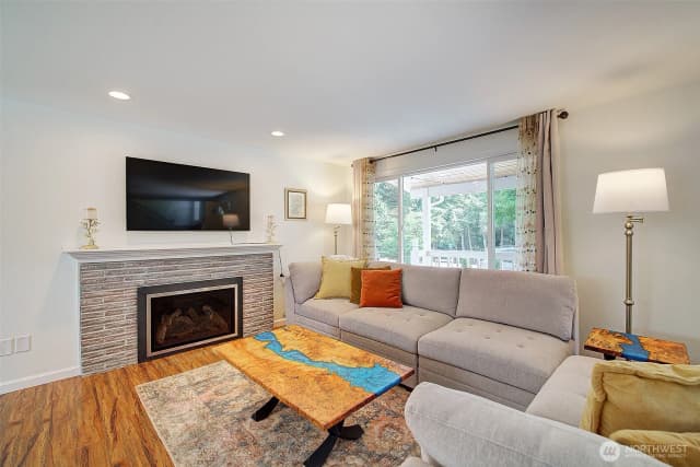 Property photo for 2527 200th Avenue Se, Sammamish photo 5