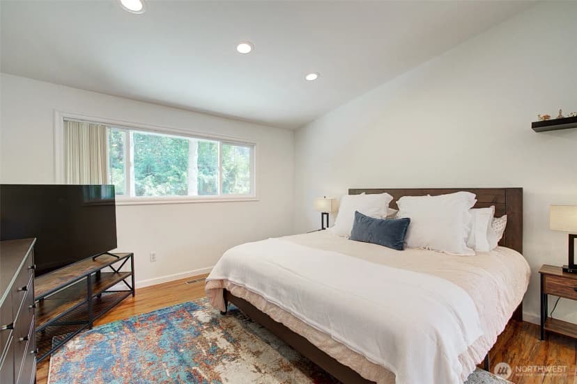 Property photo for 2527 200th Avenue Se, Sammamish photo 14