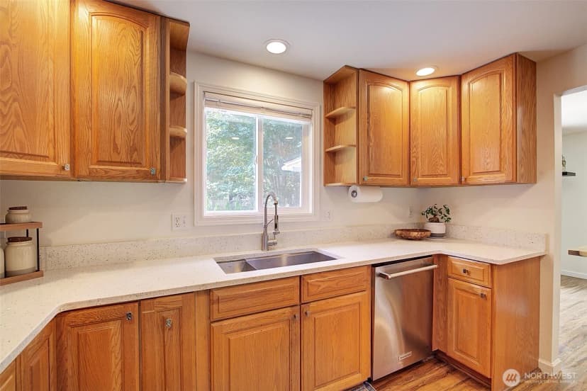 Property photo for 2527 200th Avenue Se, Sammamish photo 11