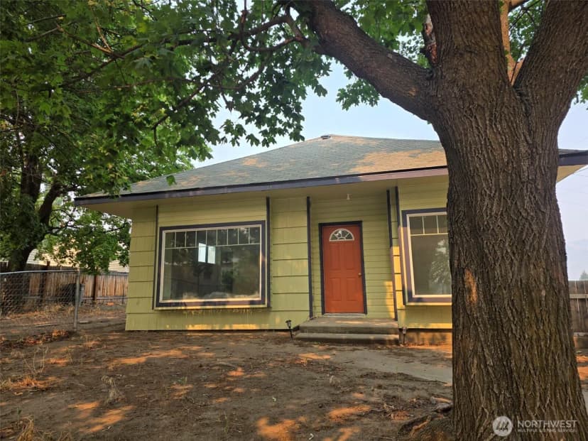 Property photo for 815 16th Avenue, Oroville