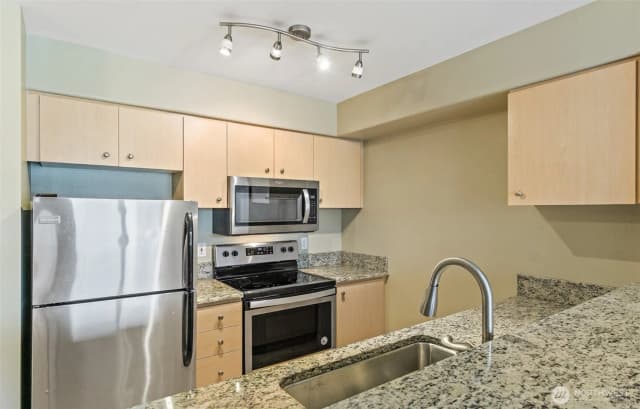Property photo for 2818 Grand Ave #b502, Everett photo 4