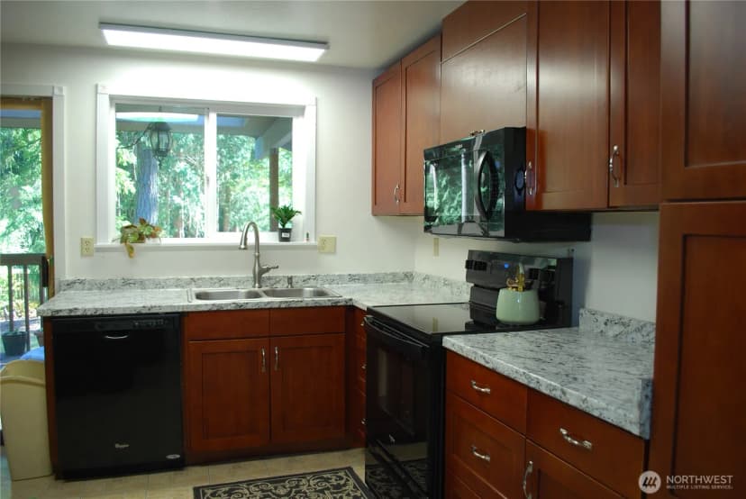 Property photo for 18016 S Tapps Drive E, Lake Tapps photo 6
