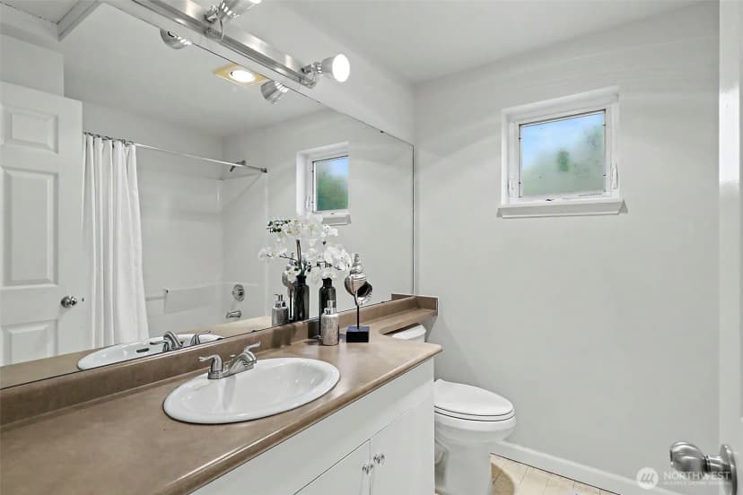 Property photo for 1551 Cherrylane Avenue S, Seattle photo 27