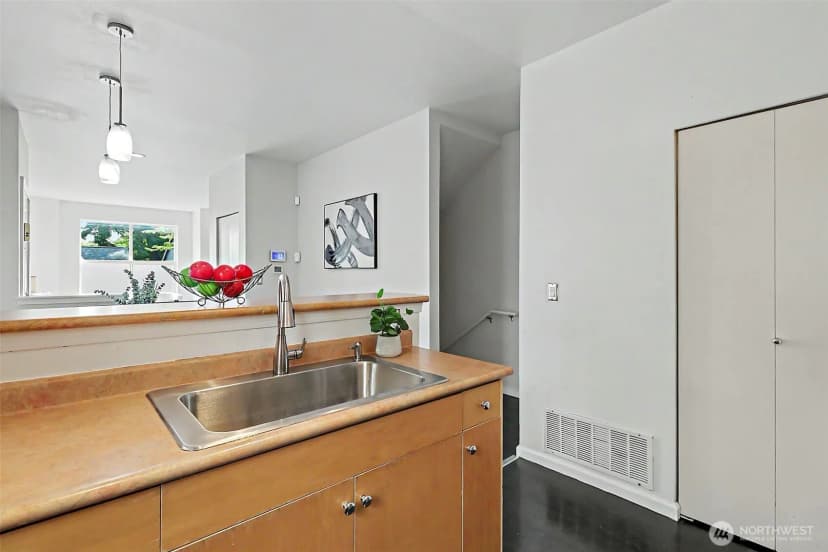Property photo for 1551 Cherrylane Avenue S, Seattle photo 20