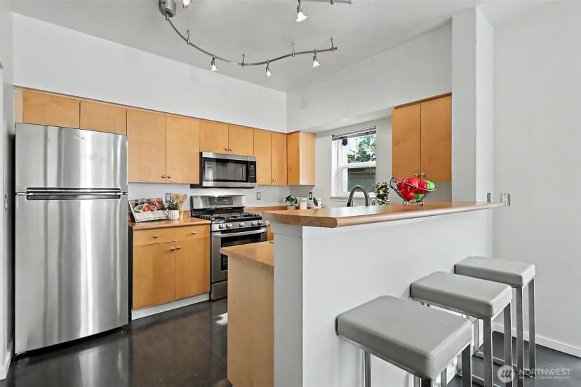 Property photo for 1551 Cherrylane Avenue S, Seattle photo 15