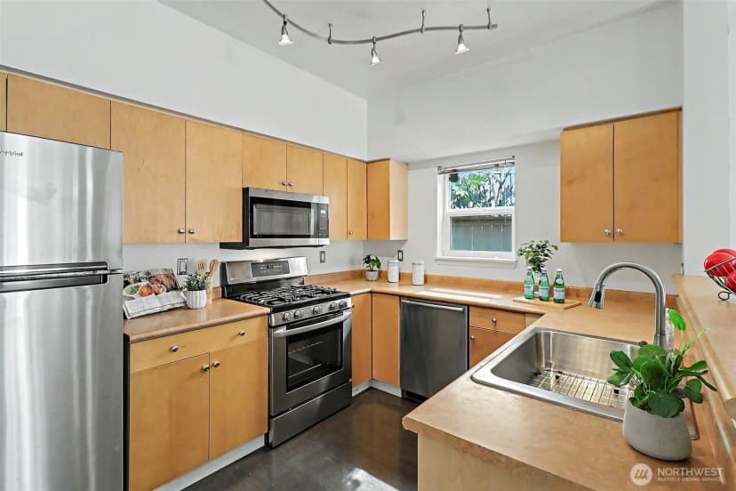 Property photo for 1551 Cherrylane Avenue S, Seattle photo 17