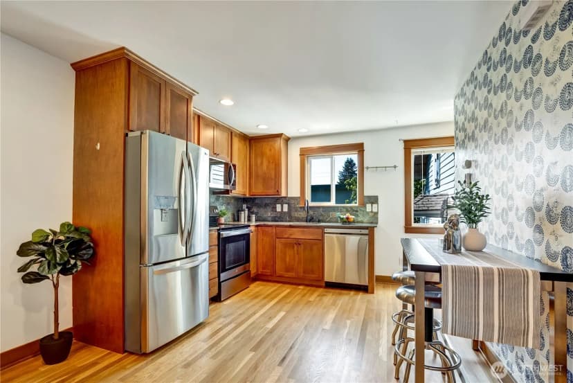 Property photo for 4516 Dayton Avenue N, Seattle photo 5