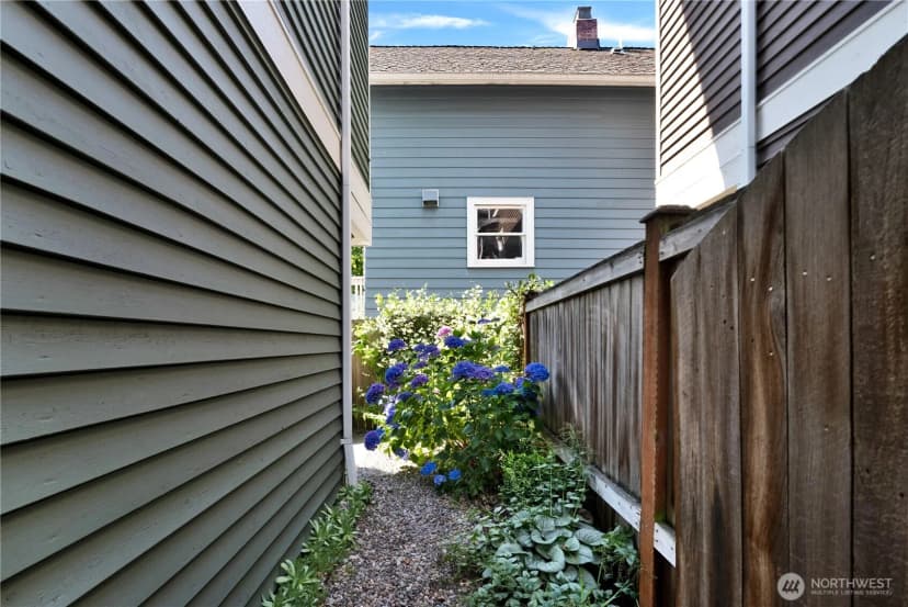 Property photo for 4516 Dayton Avenue N, Seattle photo 18