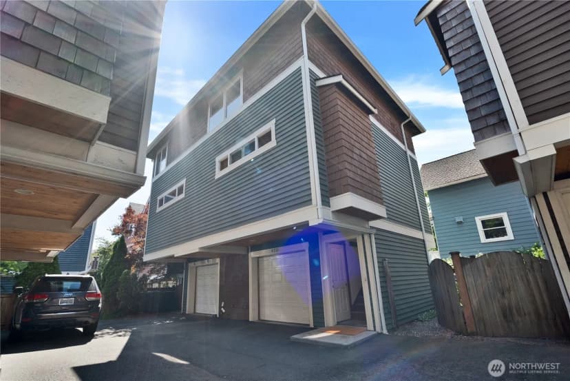 Property photo for 4516 Dayton Avenue N, Seattle