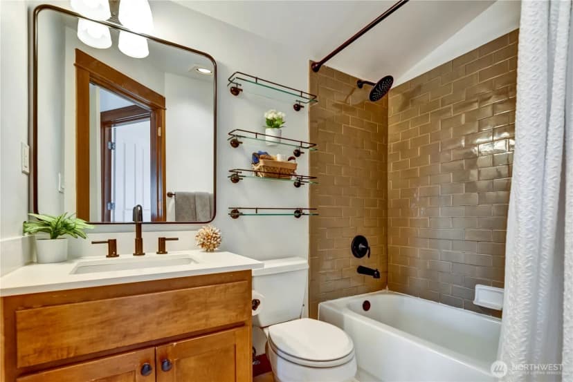 Property photo for 4516 Dayton Avenue N, Seattle photo 14