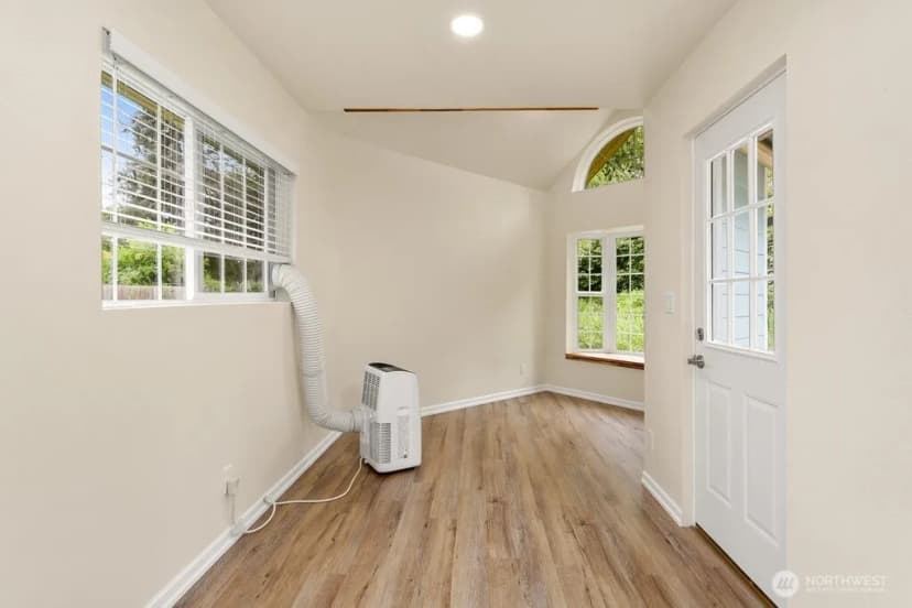 Property photo for 301 O Street Se, Olympia photo 20