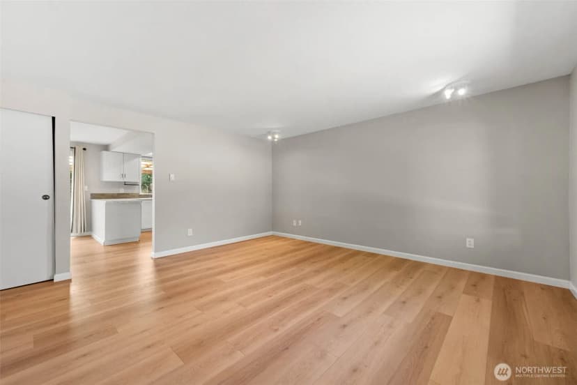 Property photo for 307 Whitesell Court Nw, Orting photo 4