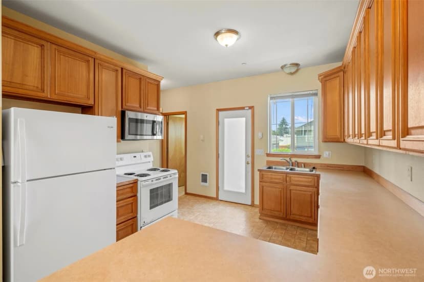 Property photo for 5621 S Lawrence Street #d, Tacoma photo 3