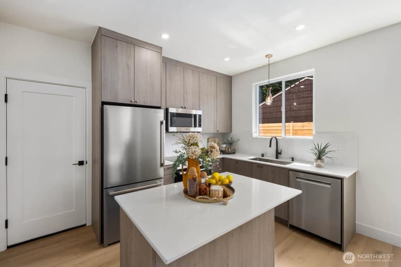 Property photo for 11746 Dayton Avenue N, Seattle photo 10