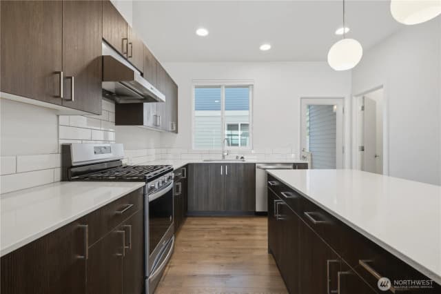 Property photo for 2328 N 185th #b, Shoreline photo 5