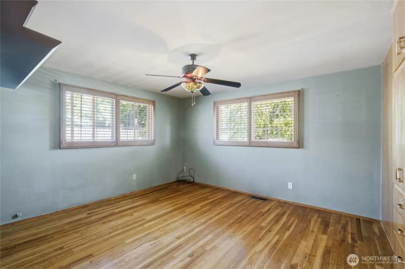 Property photo for 24325 16th Avenue S, Des Moines photo 17