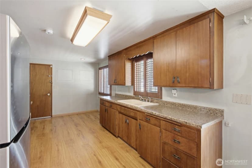 Property photo for 24325 16th Avenue S, Des Moines photo 13