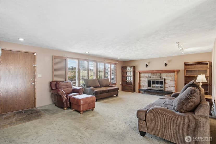 Property photo for 24325 16th Avenue S, Des Moines photo 6