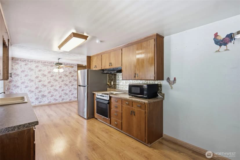 Property photo for 24325 16th Avenue S, Des Moines photo 15