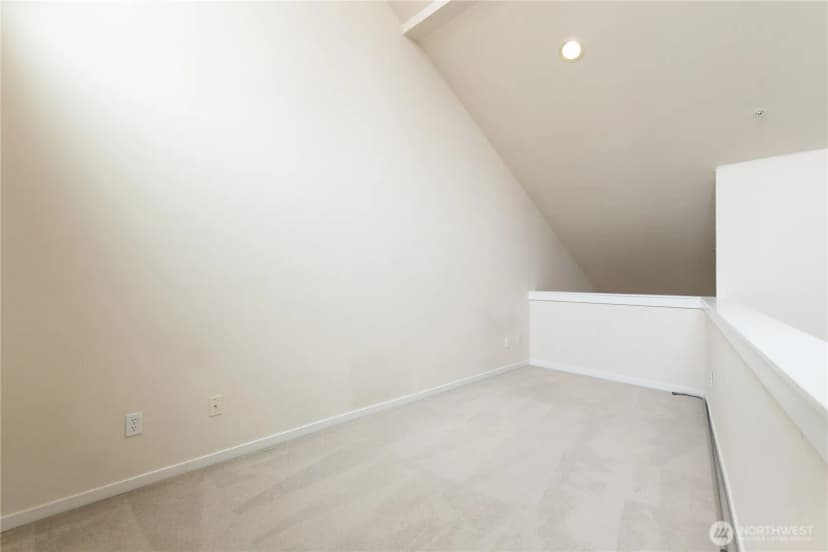 Property photo for 15130 Ne 81st Way #104, Redmond photo 24