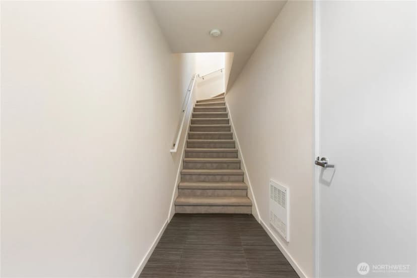 Property photo for 15130 Ne 81st Way #104, Redmond photo 5