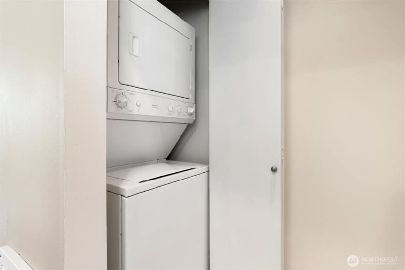 Property photo for 15130 Ne 81st Way #104, Redmond photo 16