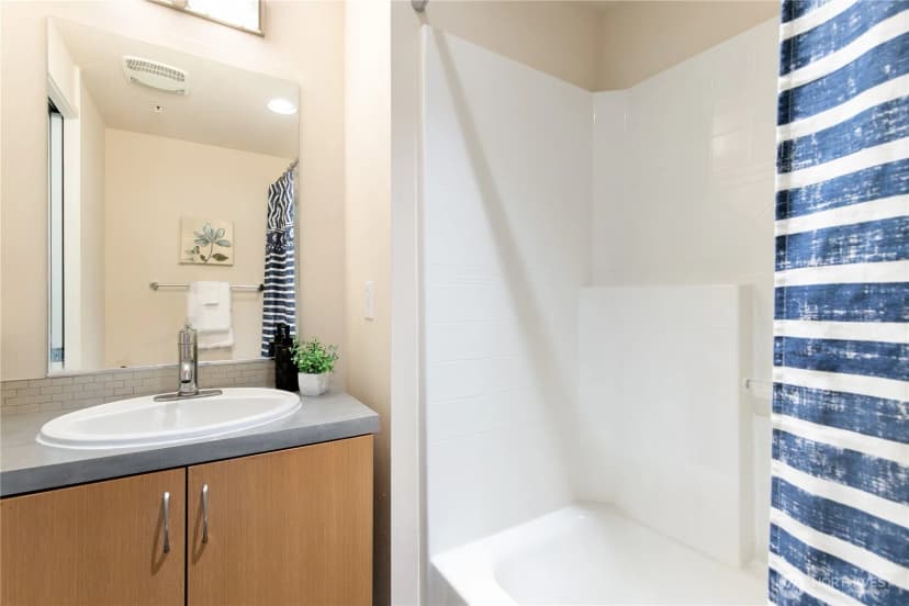 Property photo for 15130 Ne 81st Way #104, Redmond photo 22