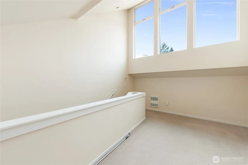 Property photo for 15130 Ne 81st Way #104, Redmond photo 23