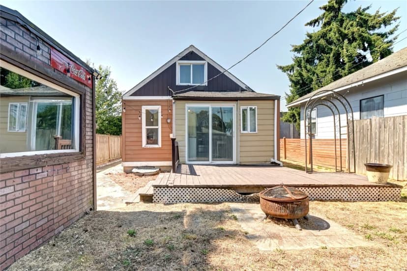 Property photo for 2327 Harrison Avenue, Everett photo 29