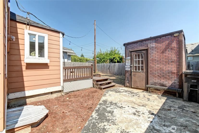 Property photo for 2327 Harrison Avenue, Everett photo 30