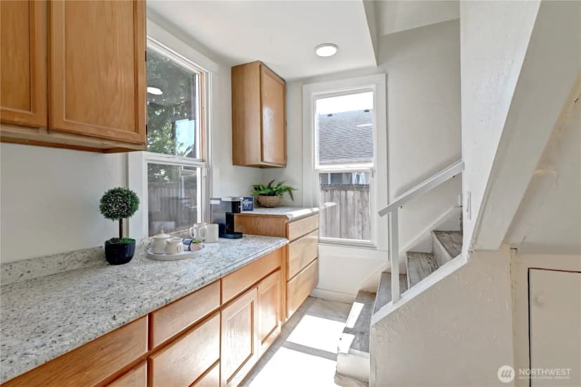 Property photo for 2327 Harrison Avenue, Everett photo 18