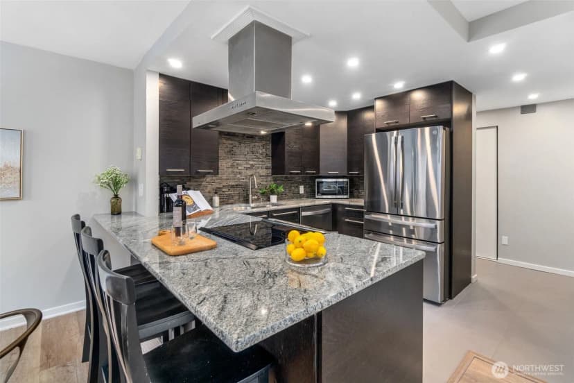 Property photo for 1120 8th Avenue #904, Seattle photo 11