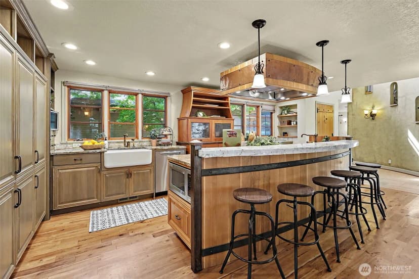 Property photo for 12838 Ne 73rd Street, Kirkland photo 9