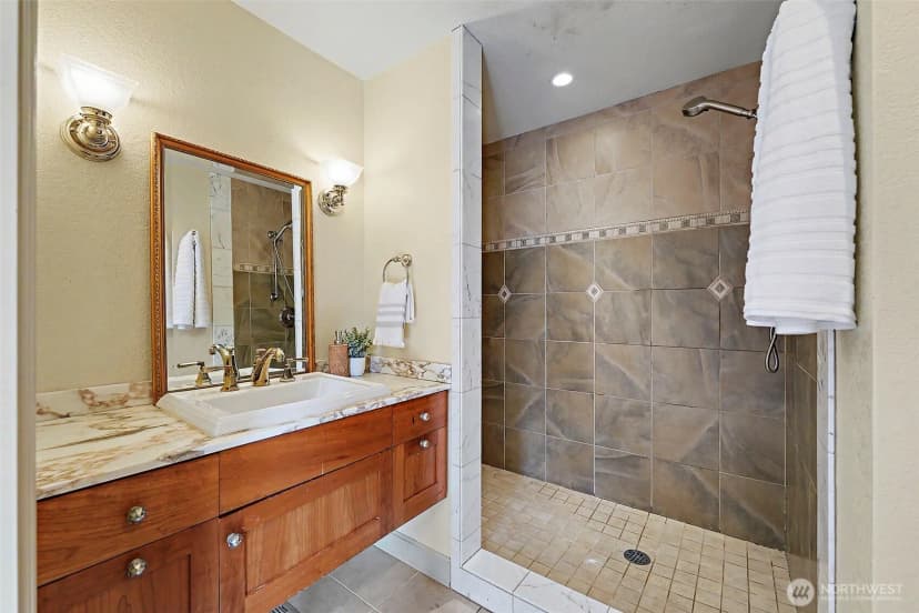 Property photo for 12838 Ne 73rd Street, Kirkland photo 22