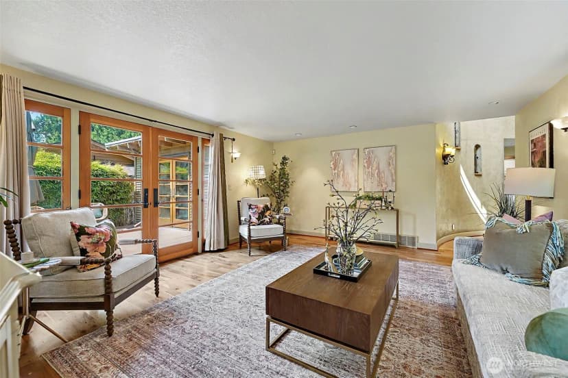 Property photo for 12838 Ne 73rd Street, Kirkland photo 6