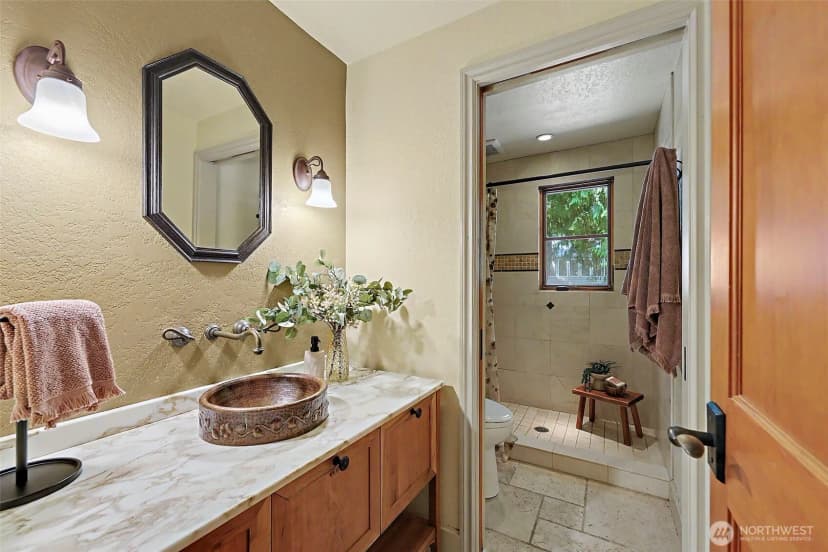 Property photo for 12838 Ne 73rd Street, Kirkland photo 16