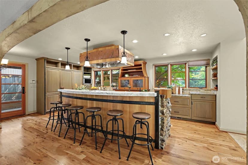 Property photo for 12838 Ne 73rd Street, Kirkland photo 8