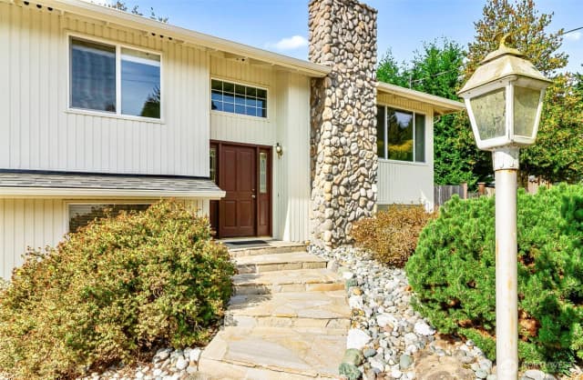 Property photo for 12726 Robinhood Lane, Snohomish photo 2