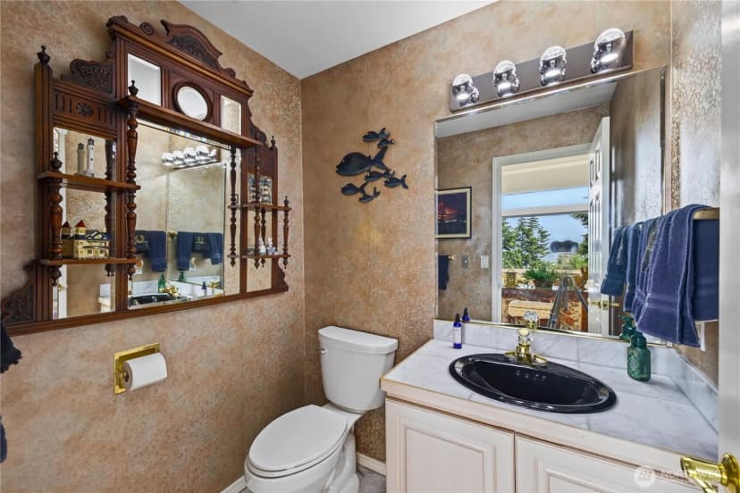 Property photo for 11746 Mccorkle Place, Anacortes photo 32