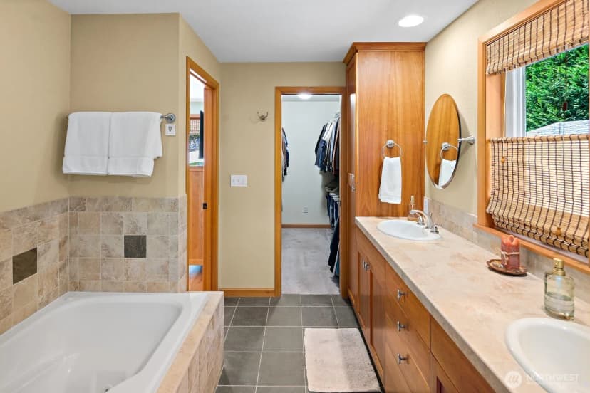 Property photo for 4529 168th Avenue Se, Bellevue photo 27